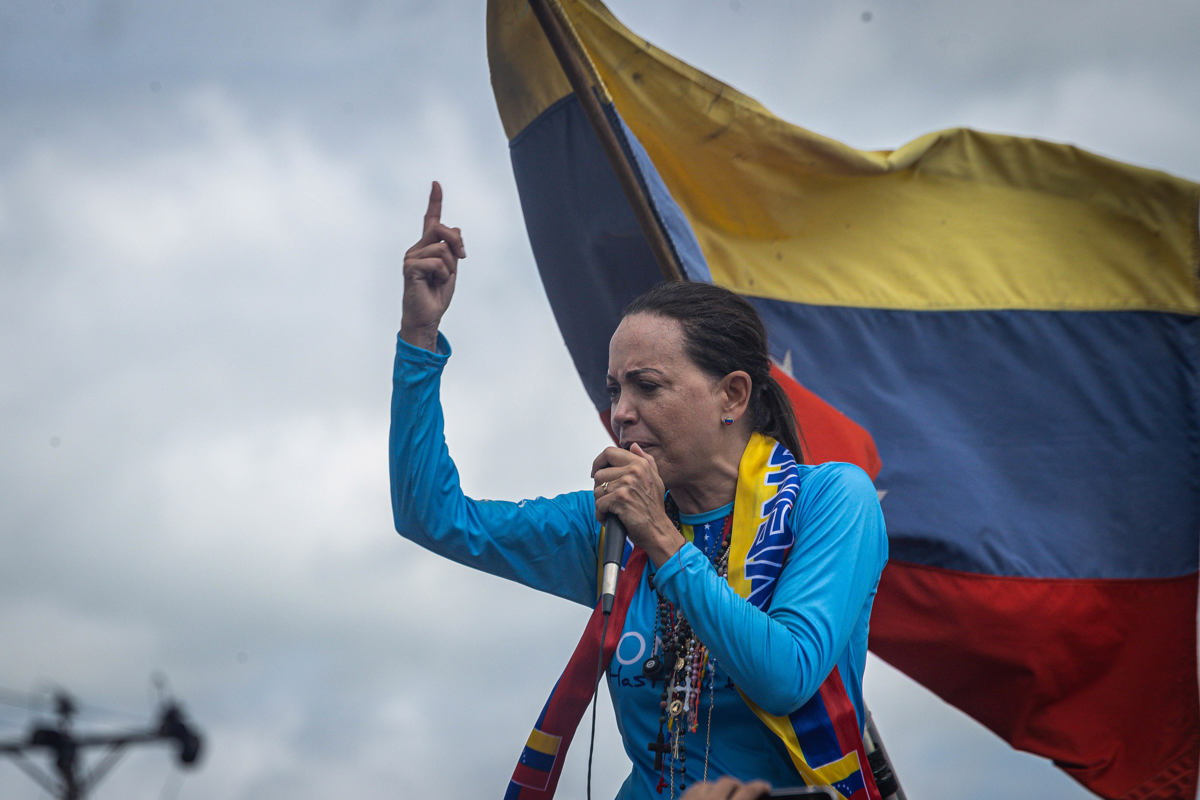 "Un faro de esperanza y un testimonio de su incansable lucha por la democracia": diáspora venezolana en EE UU celebra Nobel de Machado
