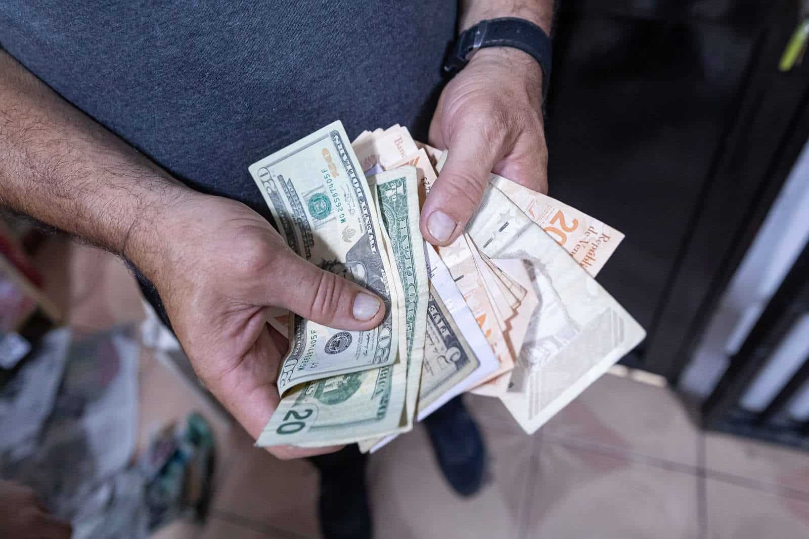 Aguinaldos a empleados públicos: ¿cuándo pagarán la primera parte?