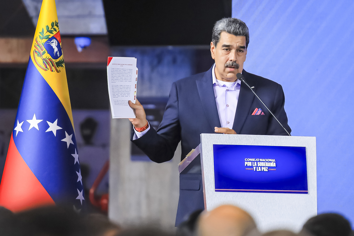 Maduro activates the Independence 200 plan in border states Maduro announces that he will implement a defense plan in 3 states bordering Colombia