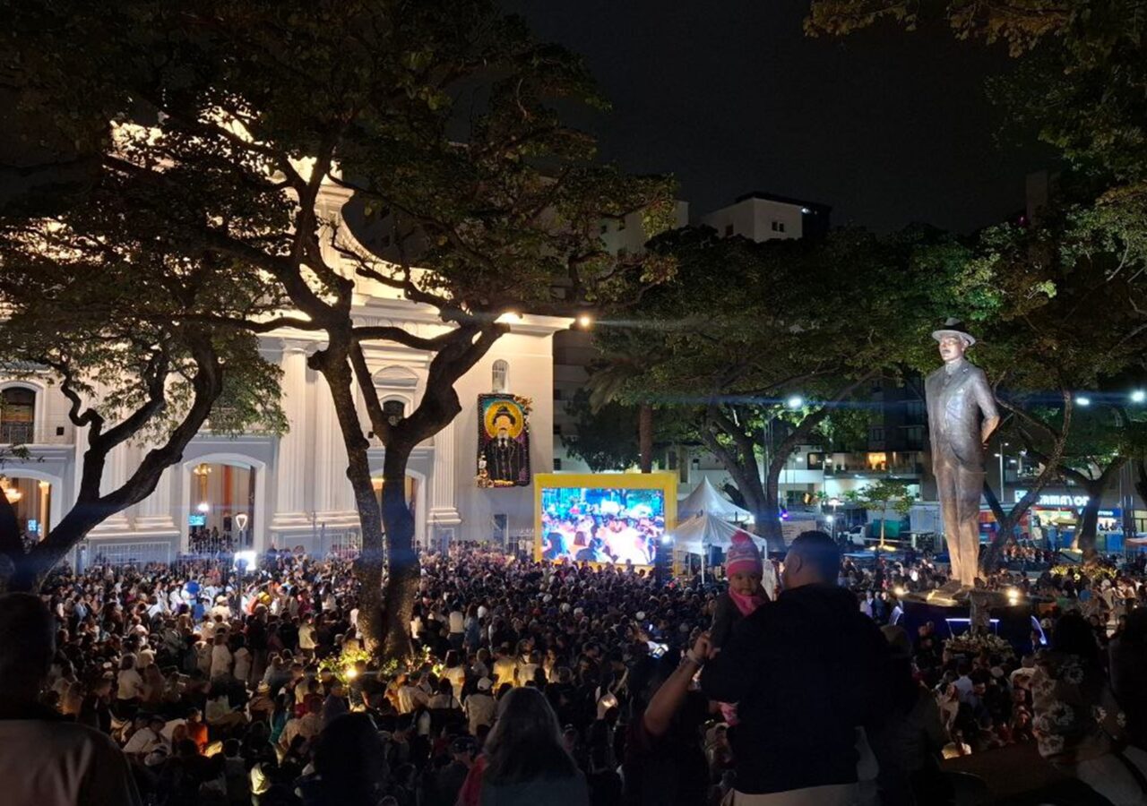 "We must follow the example of José Gregorio Hernández and Carmen Rendiles to build the country we want" “We must follow the example of José Gregorio Hernández and Carmen Rendiles to build the country we want”