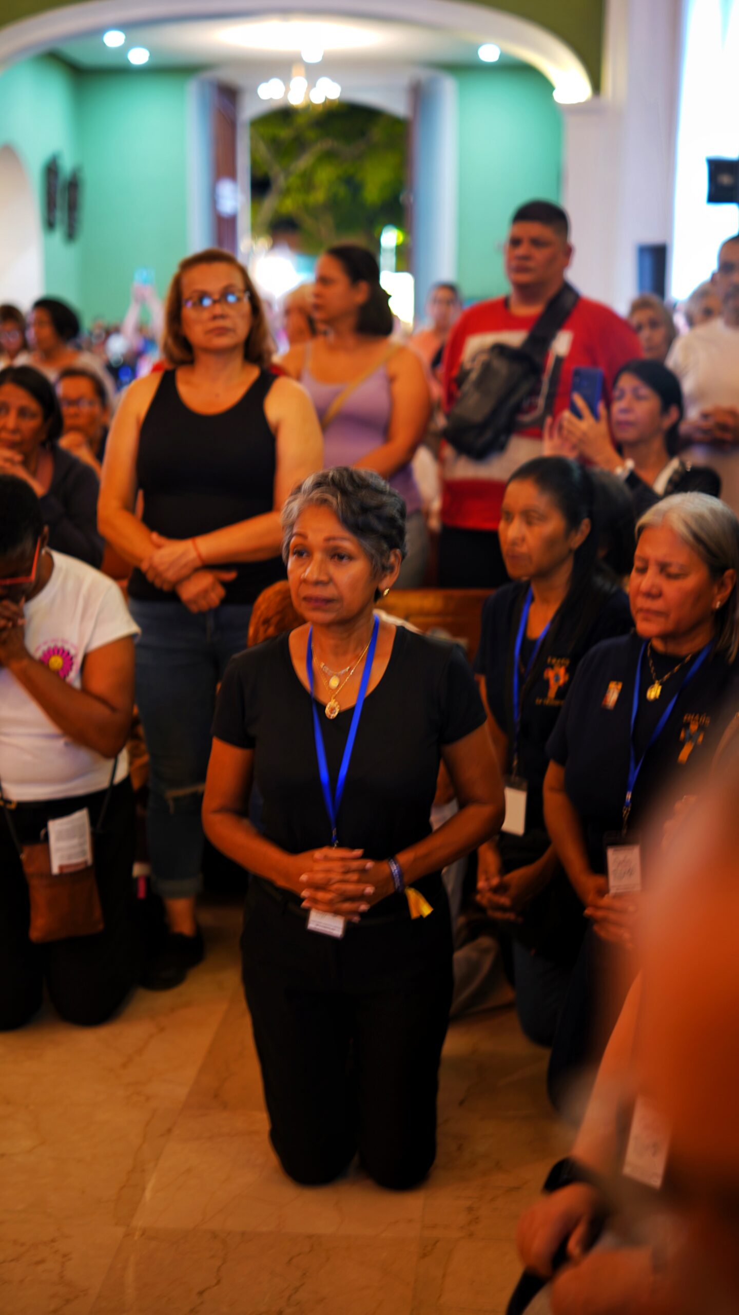 Devotees in the church of La Candelaria, shortly before the canonization of José Gregorio Hernández. Photo: Abraham Tovar | The National