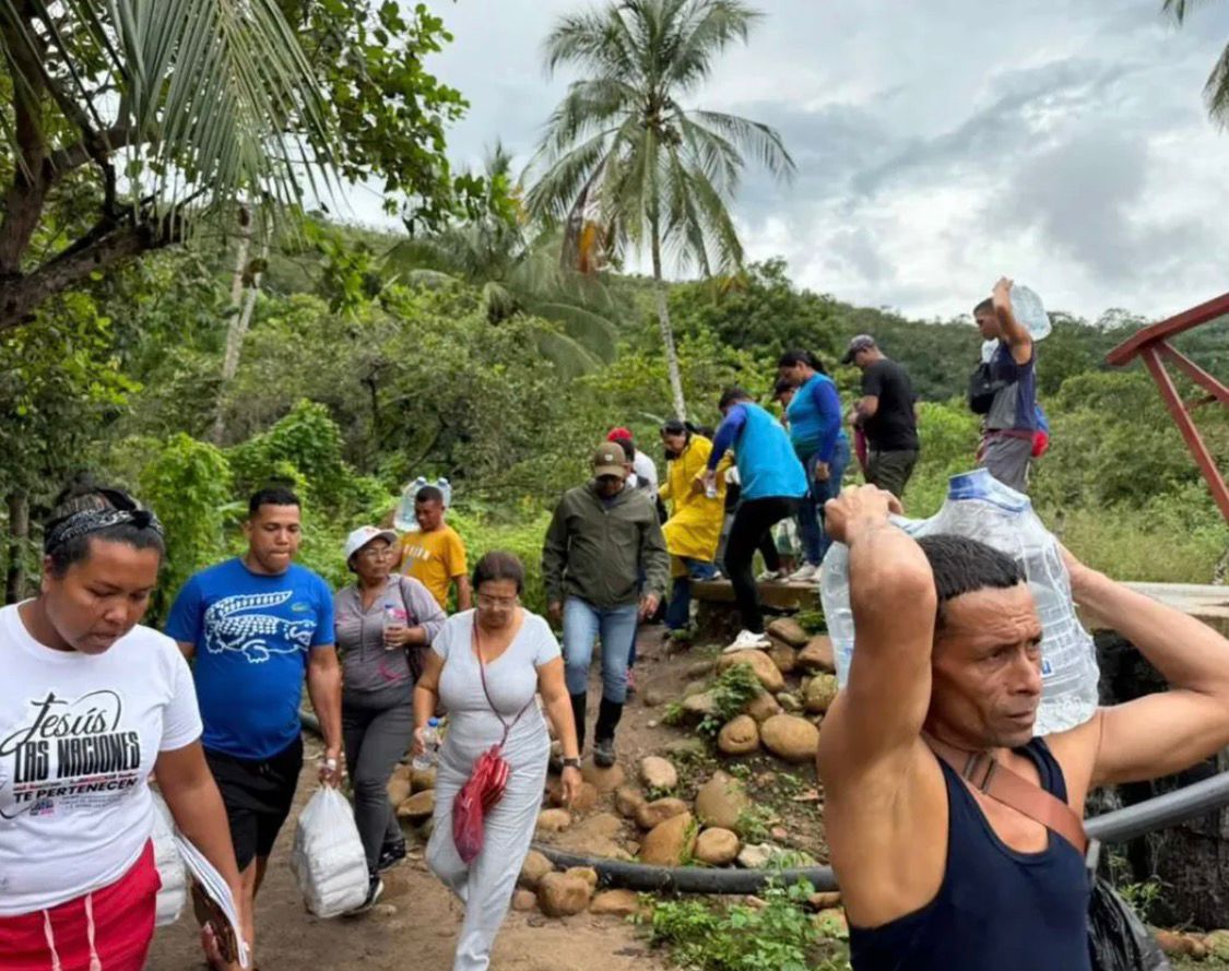 Familias afectadas por las lluvias en Sucre recibieron agua potable