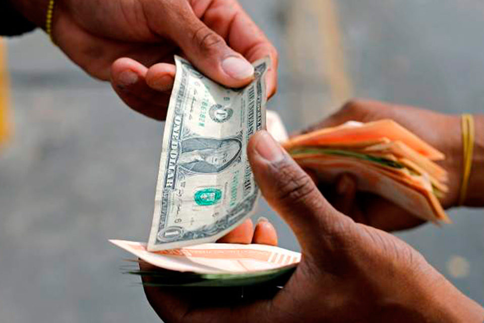 Two Arrested for Alleged Dollar Manipulation on Binance Using Automated Tools