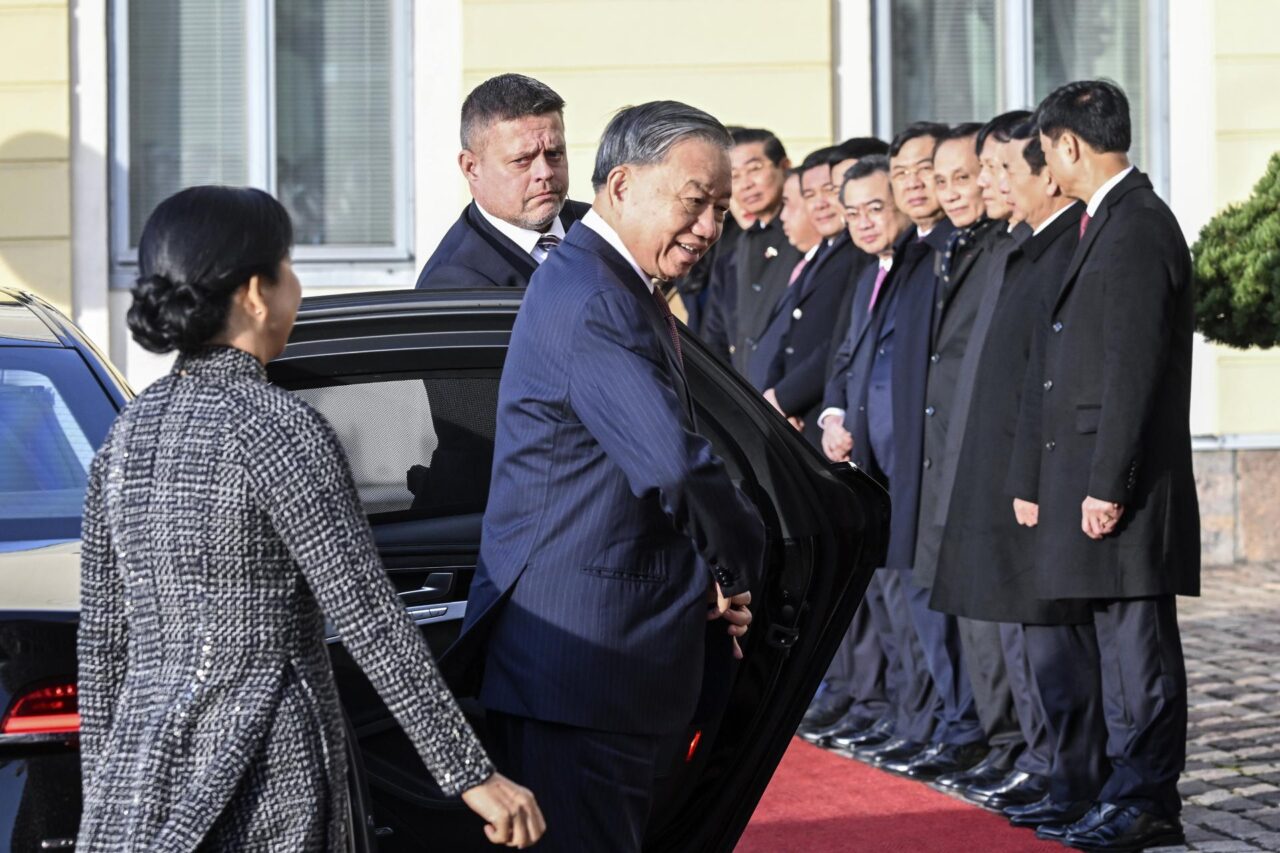 El líder de Vietnam viaja a Reino Unido para hablar con Starmer de defensa y energía