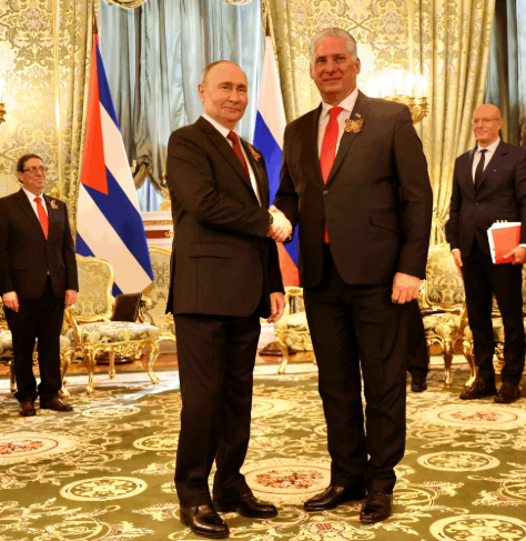 El presidente cubano Miguel Díaz-Canel y el presidente ruso Vladimir Putin se reunieron en mayo de 2024 durante la visita de trabajo de tres días del presidente cubano a la Federación Rusa.