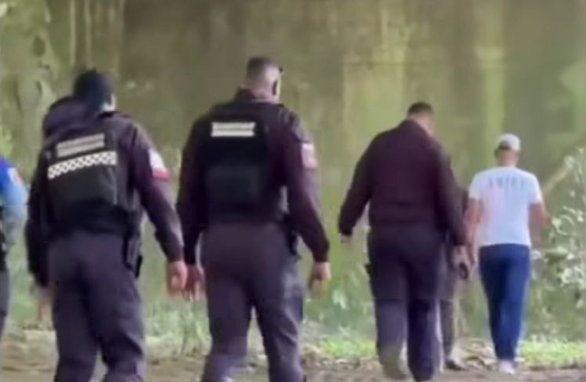 Detuvieron a hombre por intentar cortar la base de un puente