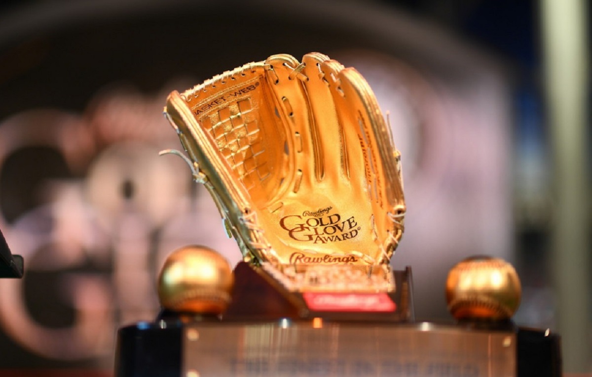 Three Venezuelan Players Shine with 2025 Gold Glove Awards in MLB