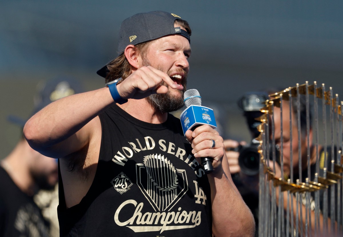 Los Dodgers celebran su bicampeonato en Los Ángeles con elogios para el venezolano Miguel Rojas