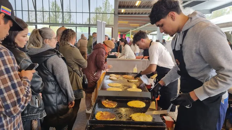 El puesto de cachapas fue uno de los más concurridos en la Feria de la Chinita - La Voz de Galicia