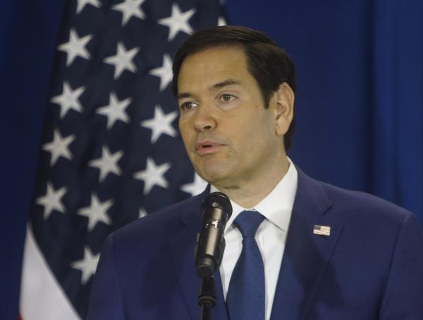 Trump reinforces his pressure on Maduro while opening the door to dialogue: is it a calculated strategy to weaken the government?