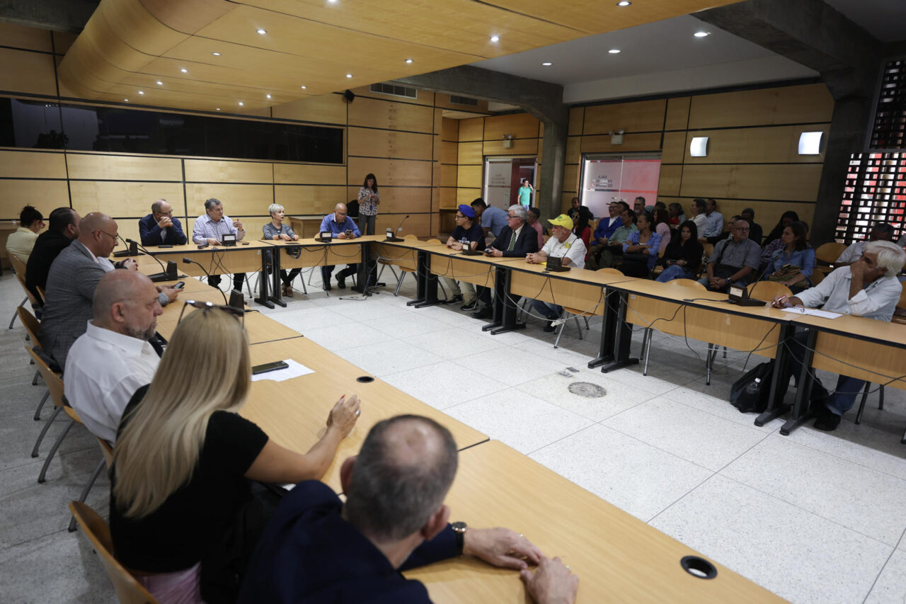 Un sector opositor venezolano propone "gran acuerdo nacional" ante tensiones con EE.UU.