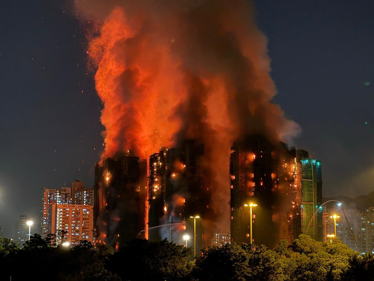 44 morts dans un incendie dans un complexe résidentiel à Hong Kong