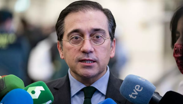 Ministro español Albares defiende al régimen de Maduro en Venezuela