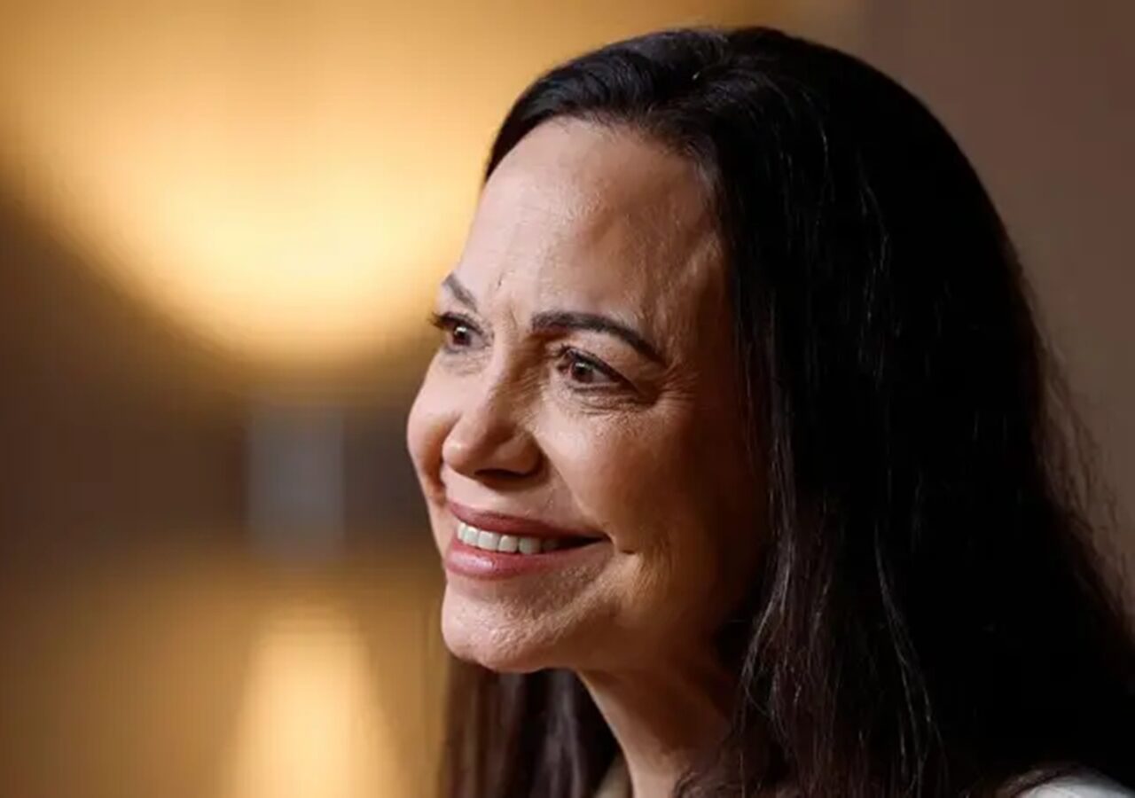 En Venezuela "construiremos un escudo de seguridad, sacaremos a los agentes de regímenes autoritarios como Rusia, Irán o Hezbolá": entrevista completa de María Corina Machado con la BBC