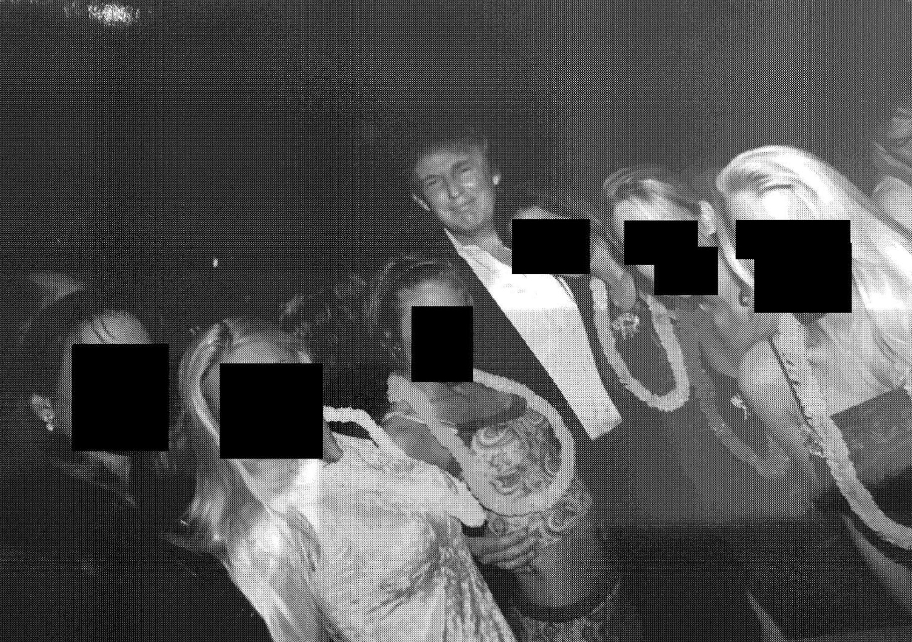 Las fotos de Trump rodeado de mujeres en mansión de Epstein