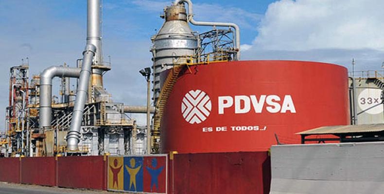 Estados Unidos ordena bloqueo total de petroleros venezolanos en escalada de sanciones