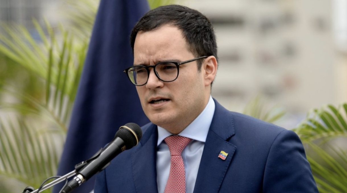 Designan a Calixto Ortega como gobernador ante el FMI