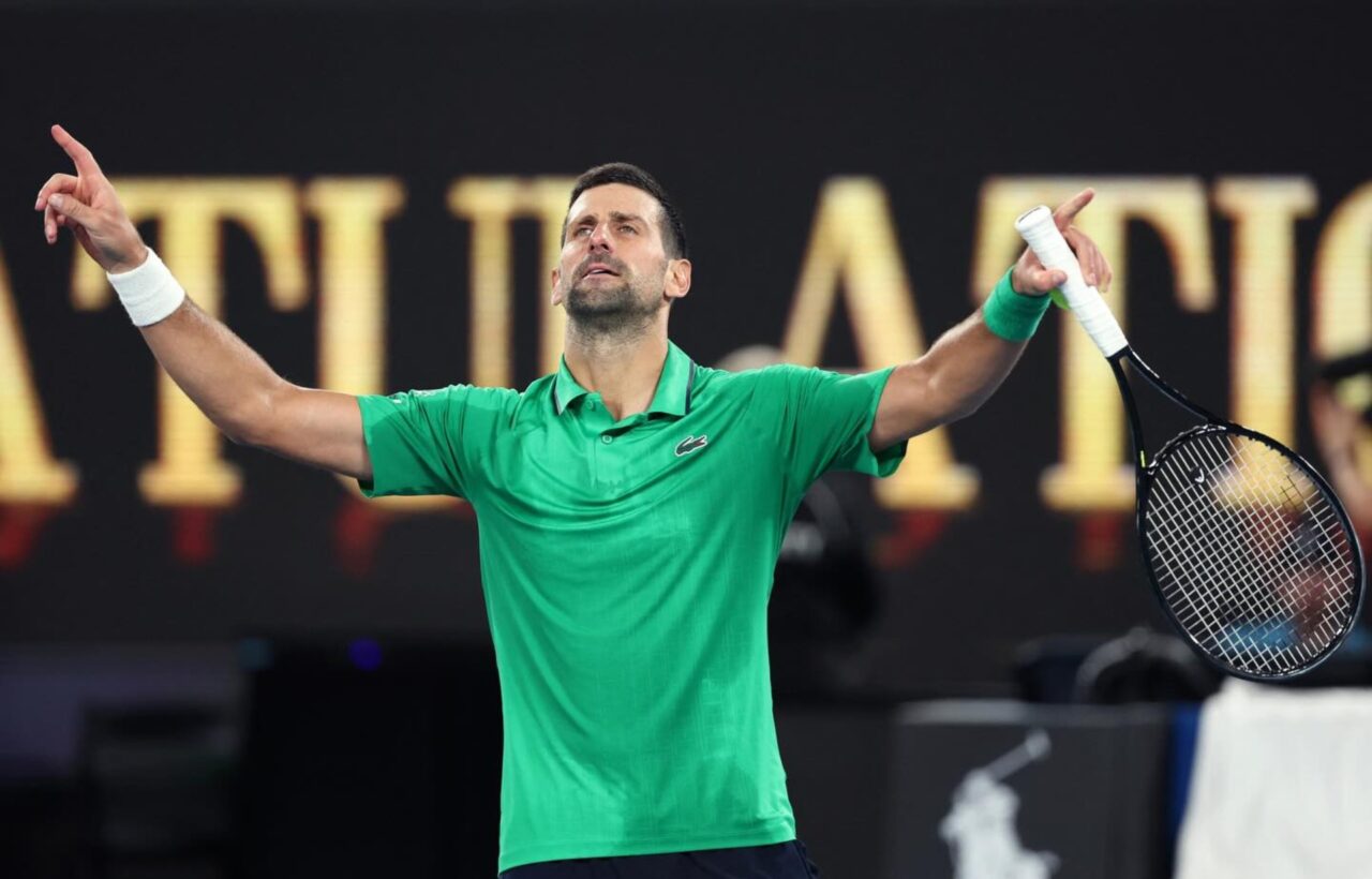 Djokovic avanza en tres sets a octavos del Abierto de Australia - EL  NACIONAL