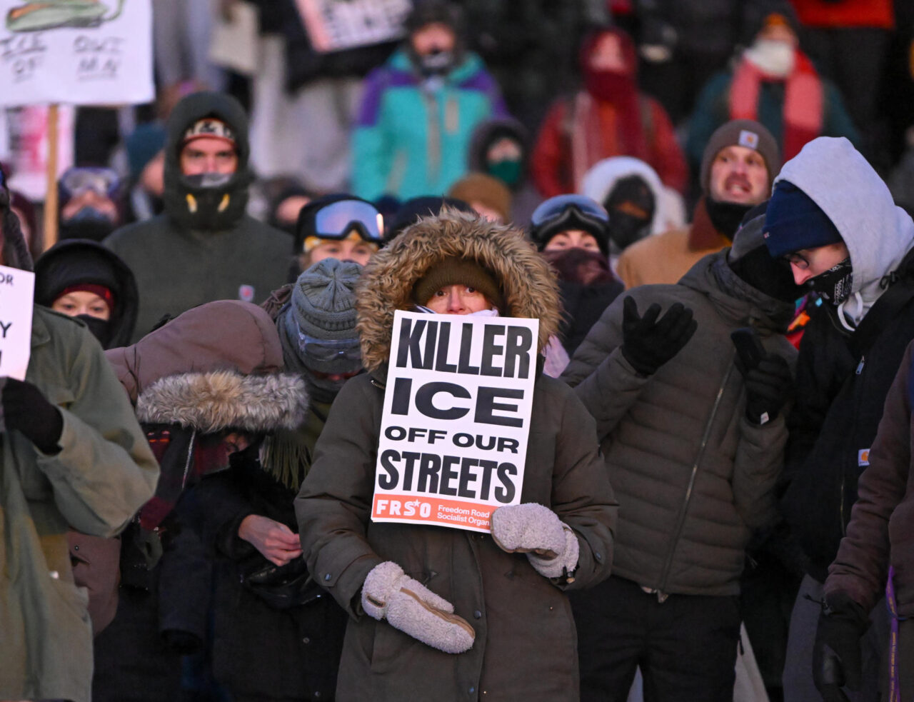 Vigilia tras la muerte de un hombre por agentes de inmigración en Minneapolis