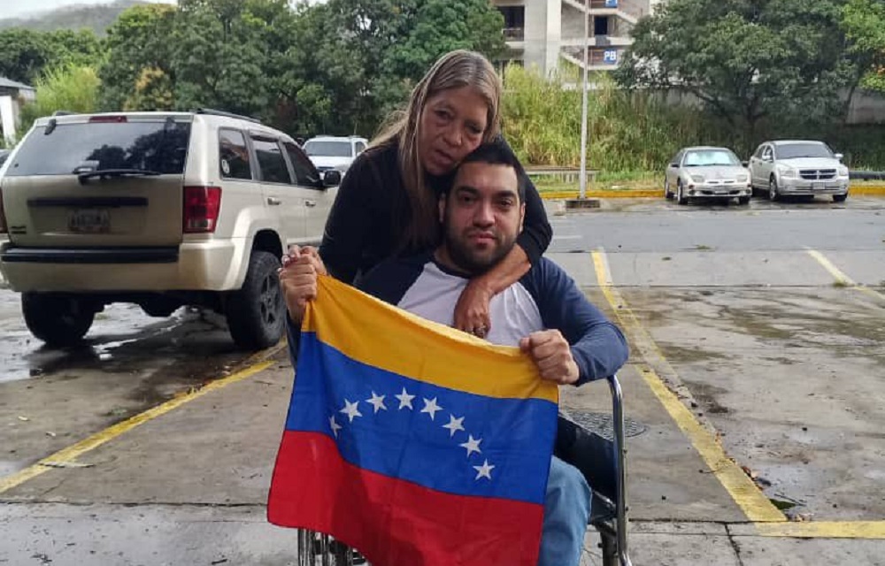 Mother of journalist and political prisoner Ramón Centeno died days after his release G_rRHPRXIAAIw_t