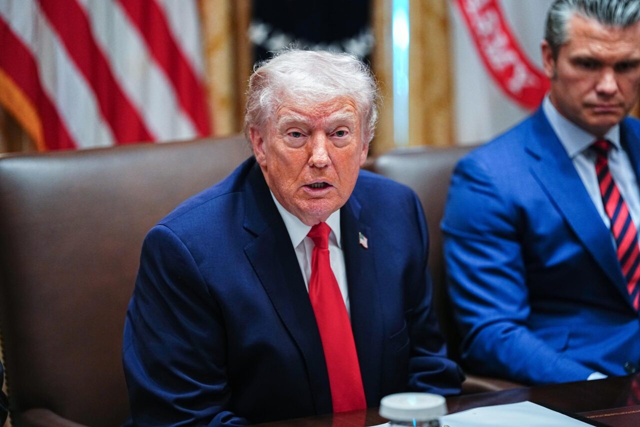 Trump dice que "Cuba no podrá sobrevivir" tras ordenar nuevas sanciones