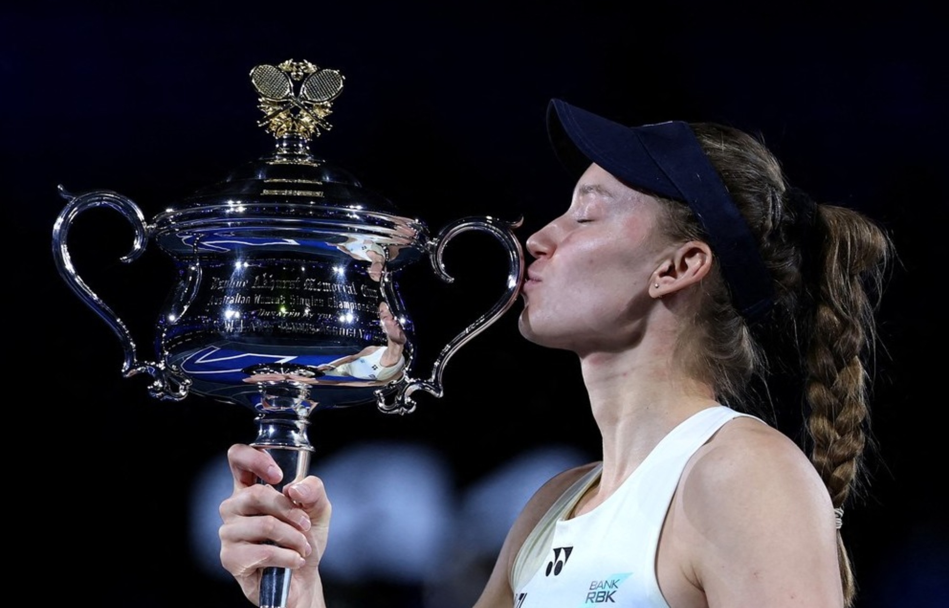 Rybakina gana el Abierto de Australia tras vencer a Sabalenka