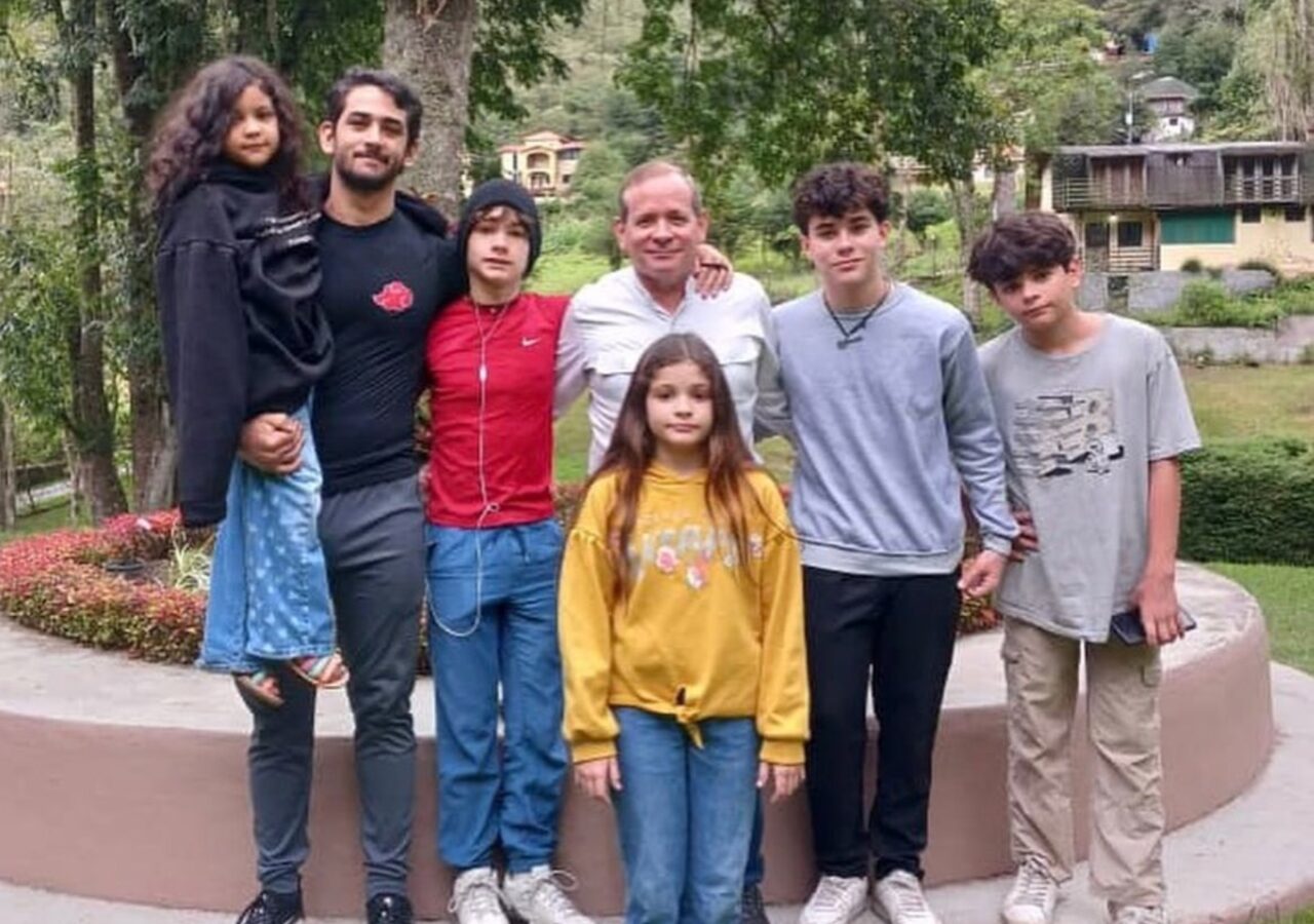 Juan Pablo Guanipa received a visit from his children after months of detention in Venezuela Juan Pablo Guanipa received a visit from his children after months of detention