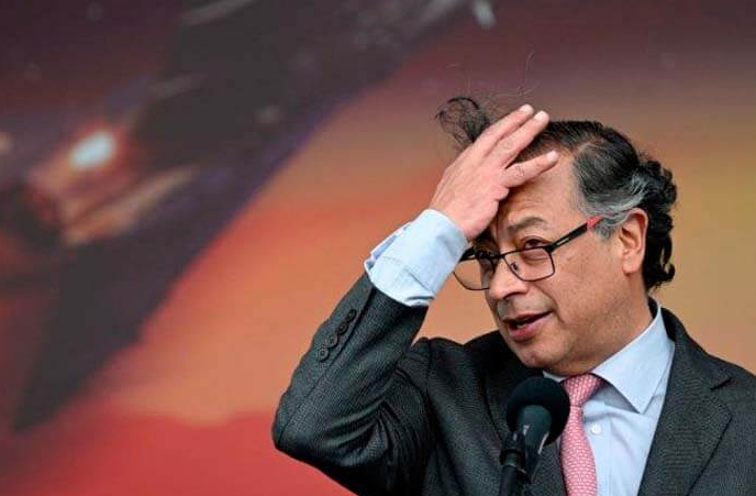 Petro contrae la economía y pauperiza a los más pobres