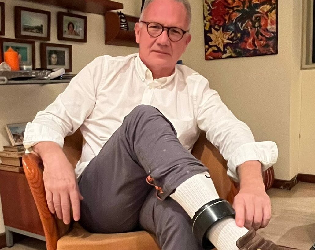 Vigilancia total, grillete electrónico y sin libertad de movimiento: el estricto régimen de detención domiciliaria de Perkins Rocha