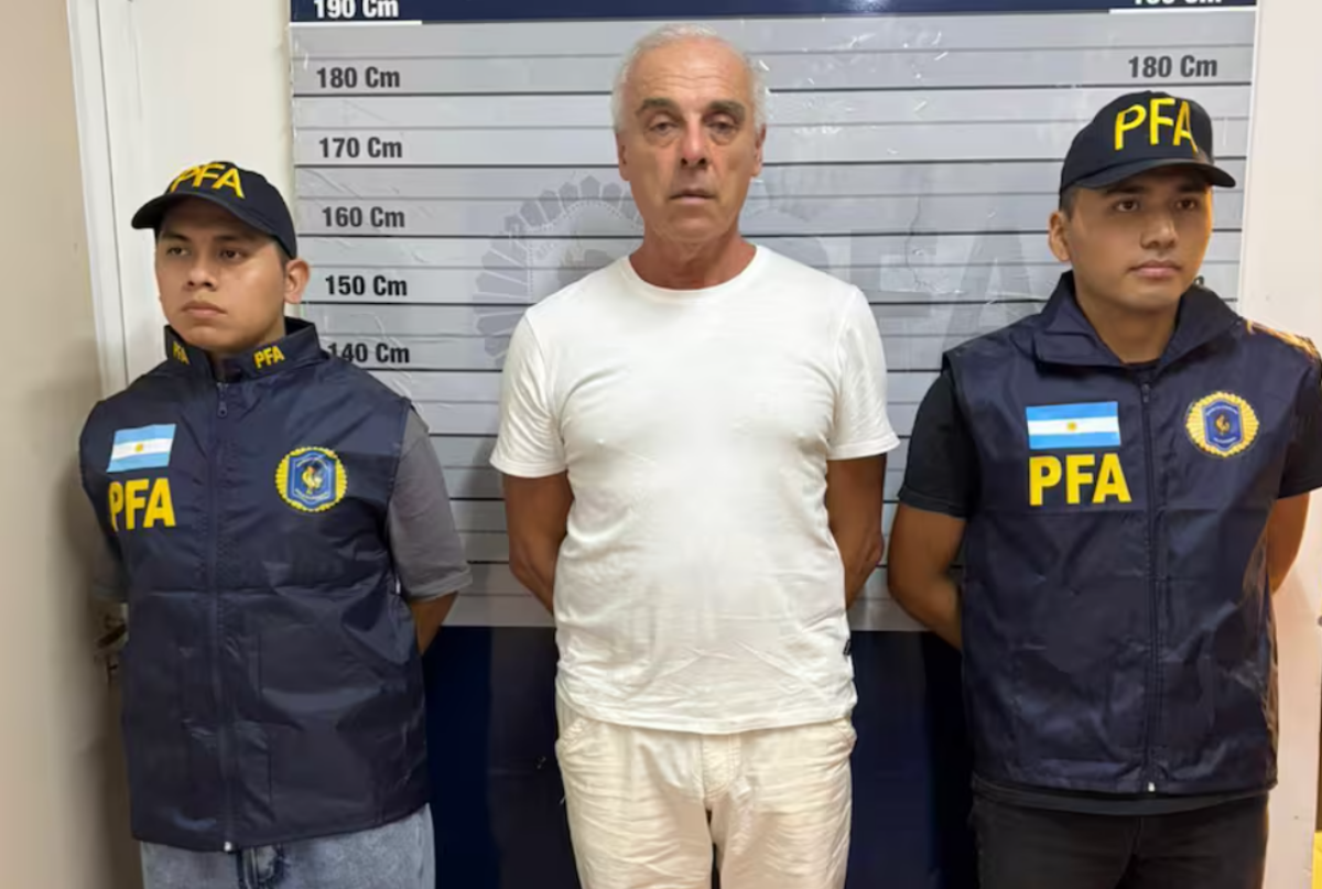 Cover image for Former Kirchnerist Official Claudio Uberti Arrested Over 'Suitcase Scandal'