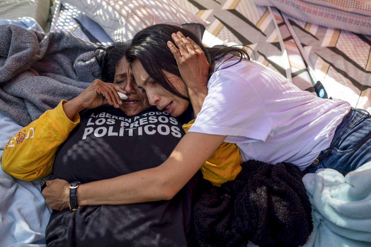 Relatives of political prisoners in Caracas have been on hunger strike for more than 48 hours