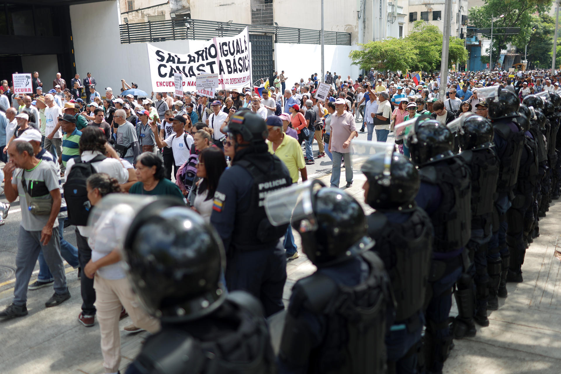 Facultad de Humanidades y Educación UCV pide declarar emergencia laboral por bajos salarios