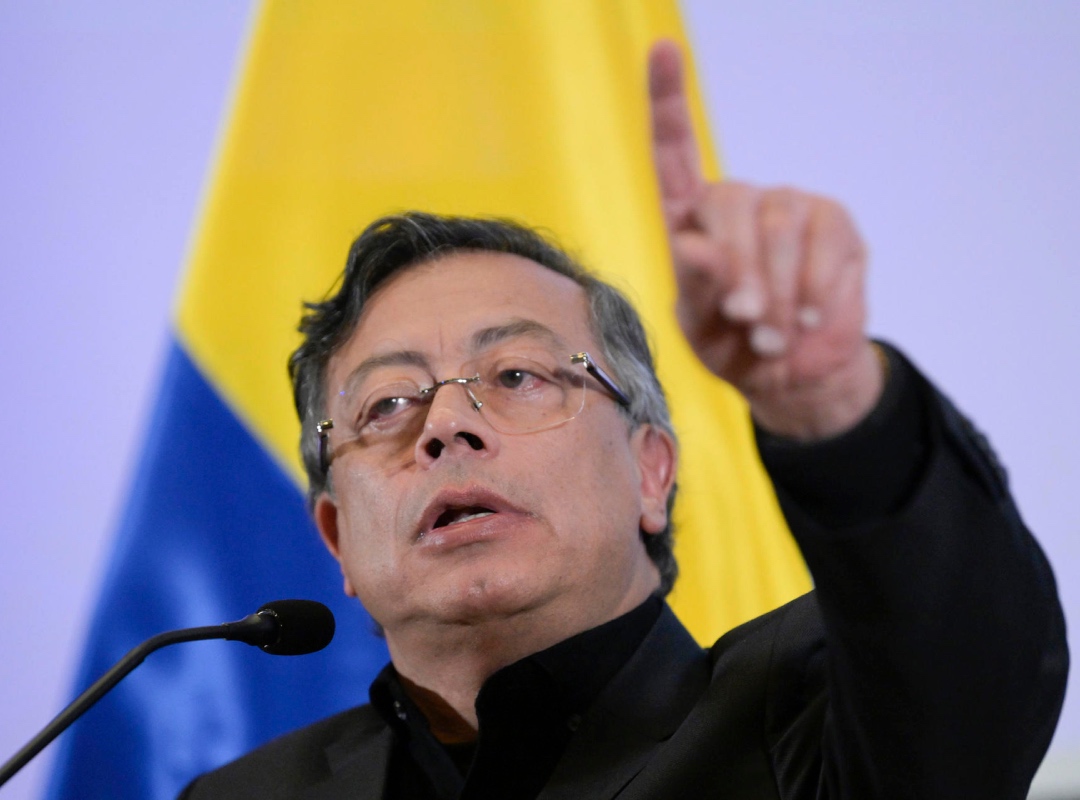 “Adictos al poder”: Petro lanza duras críticas contra Maduro