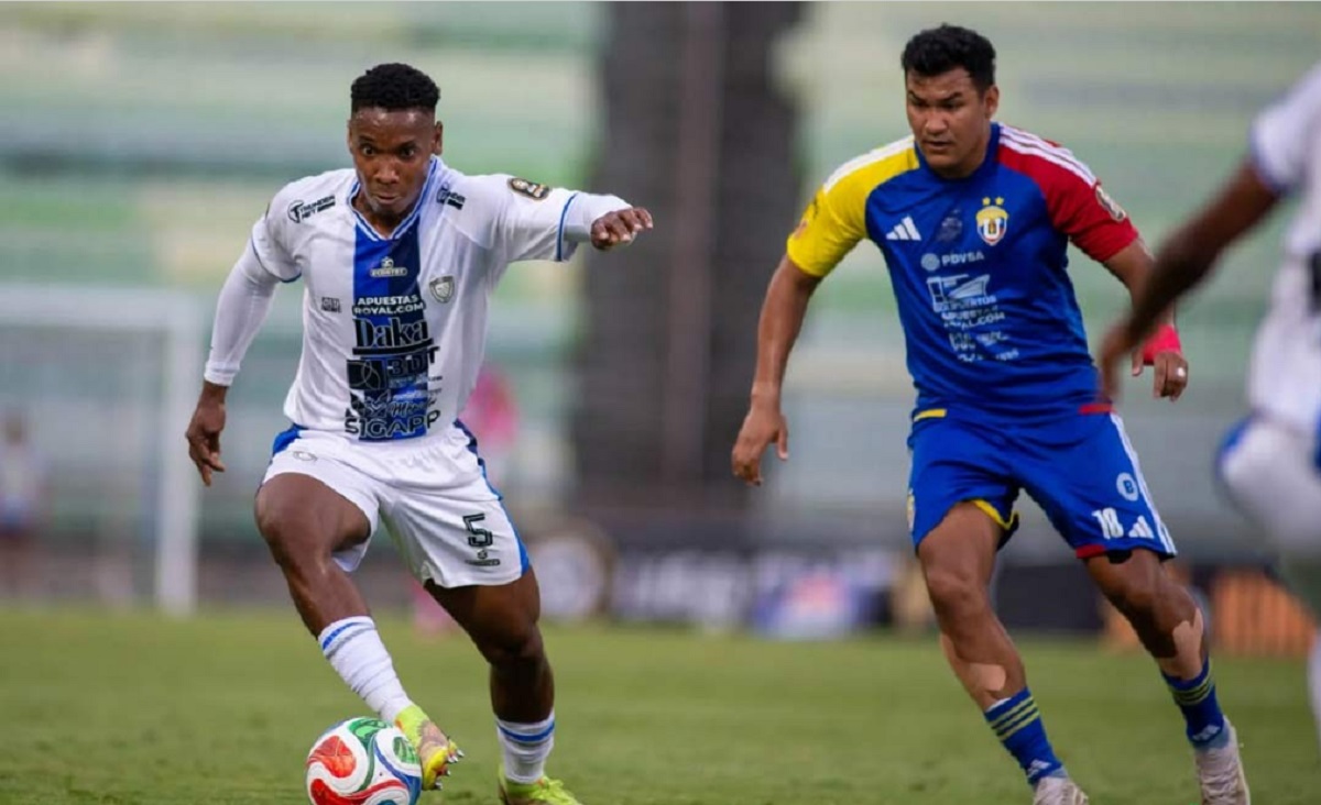 UCV perdió su invicto, pero sigue como líder del Torneo Apertura