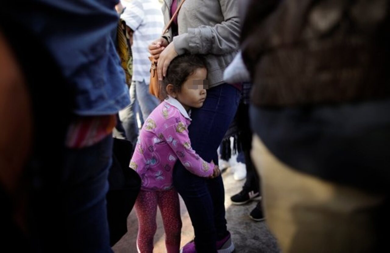 Al menos 11.000 niños estadounidenses han sido separados de padres en redadas migratorias de Trump
