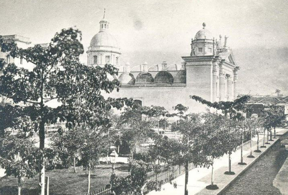 Desde la Basílica de Santa Teresa: el Nazareno de San Pablo sale otra vez en procesión
