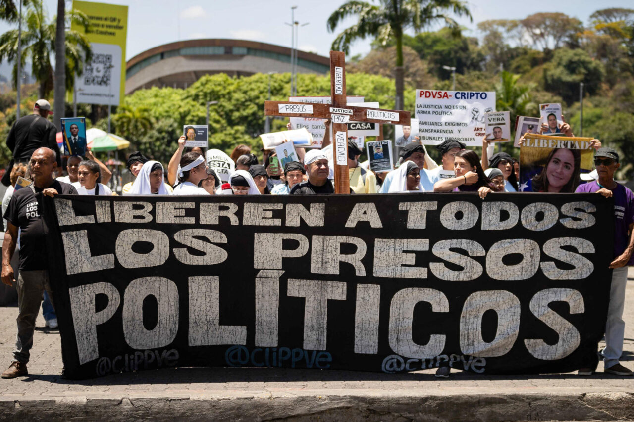Familias piden intervención urgente de la Iglesia a favor de presos políticos en Venezuela