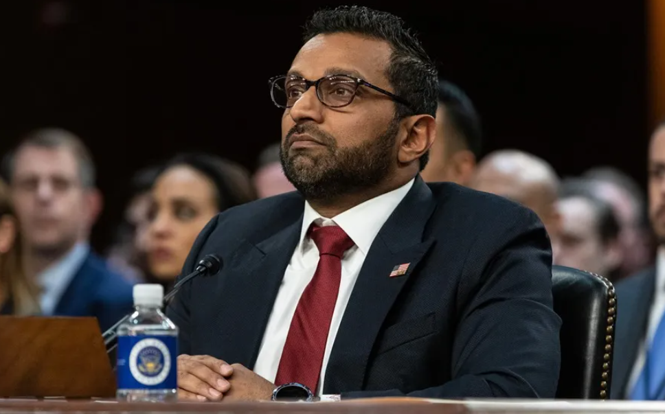 Hackers vinculados a Irán vulneran el correo personal del director del FBI