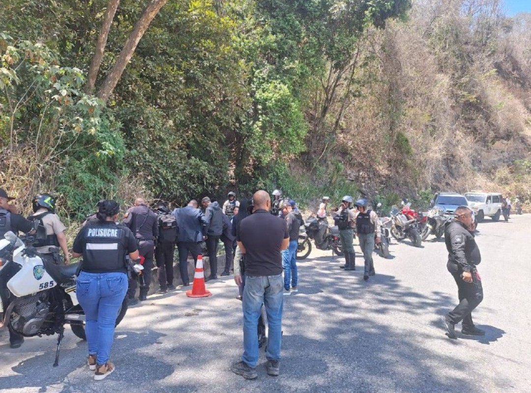 Hallaron cadáver de una mujer en la carretera vieja Petare-Guarenas: presentó múltiples heridas por arma blanca