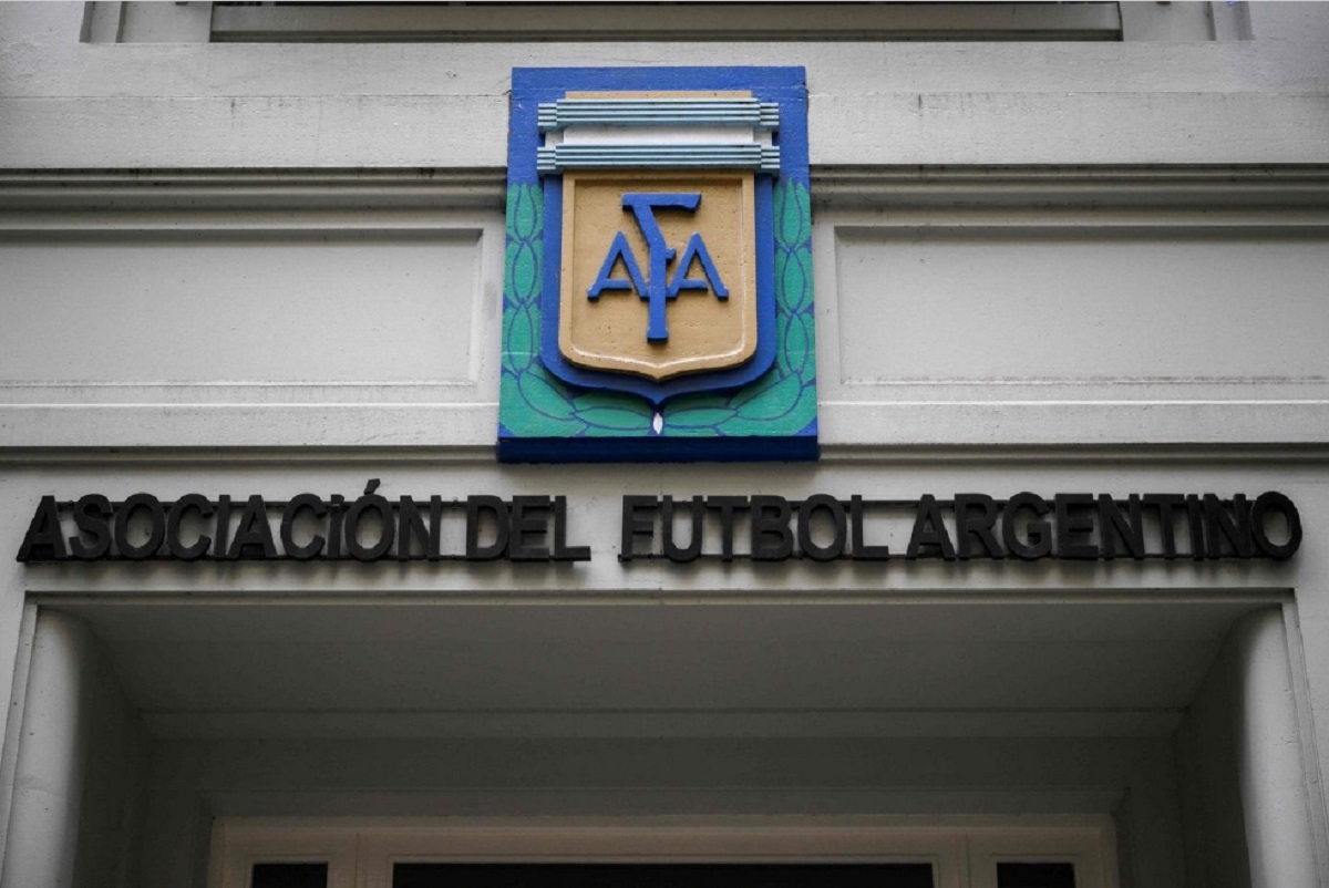 Presidente de la Asociación del Fútbol Argentino es acusado de evasión fiscal