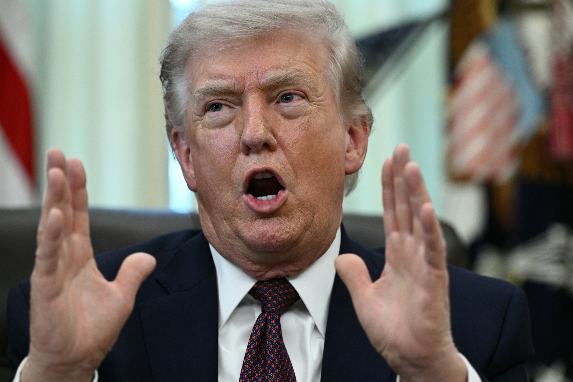 Irán pide a los jóvenes formar cadenas humanas en centrales eléctricas tras amenazas de Trump