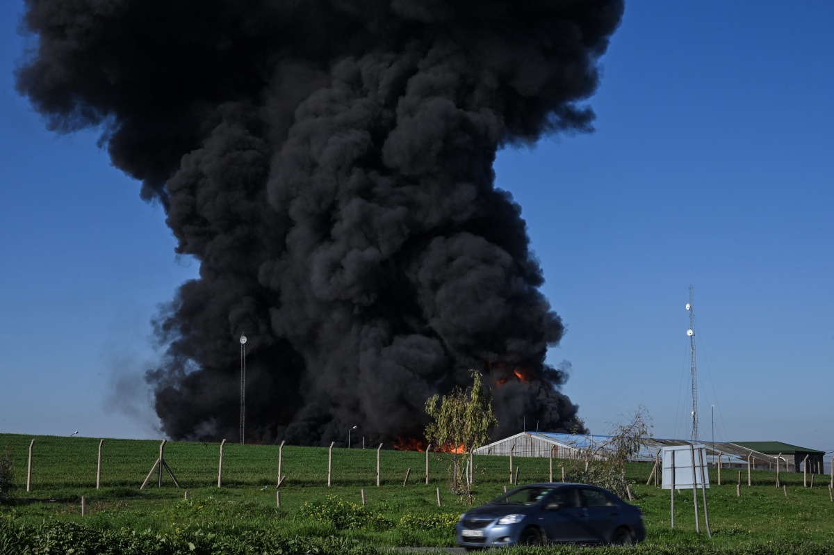 Ataques de EE UU e Israel dañan varios complejos siderúrgicos en Irán - EL NACIONAL