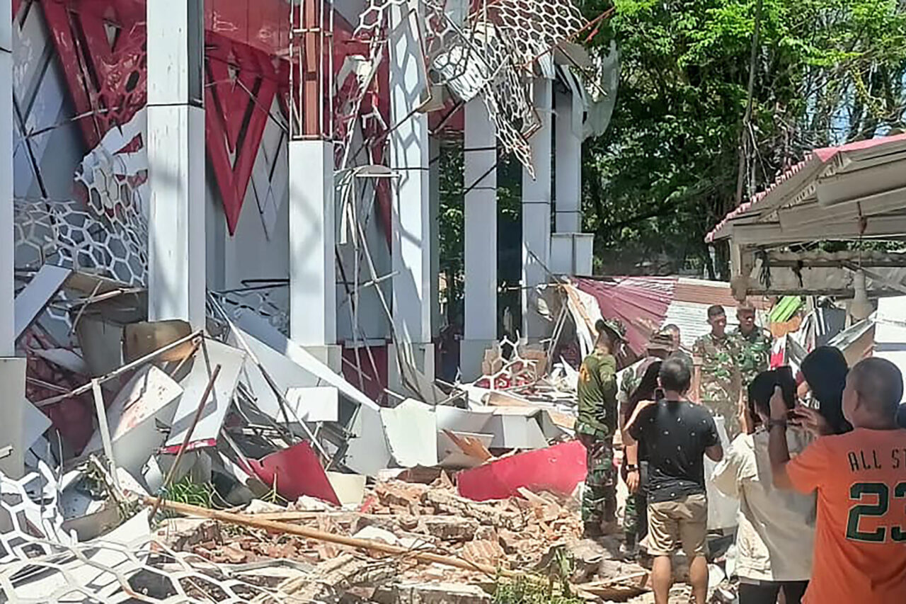 El terremoto de 7,4 en Indonesia deja al menos un muerto y activa alerta de tsunami