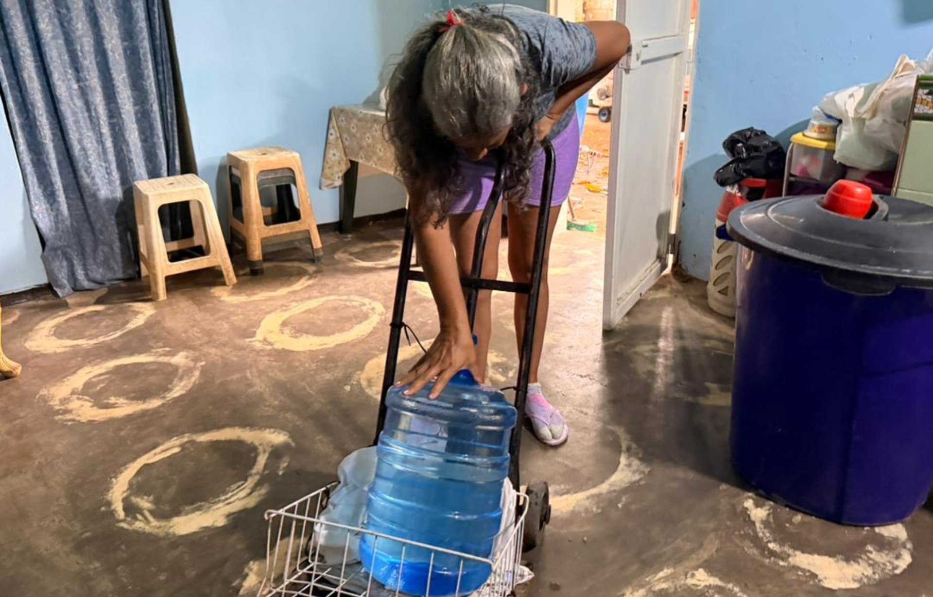 Los habitantes de Sucre han trenido que ingeniárselas para buscar el líquido. Foto: Nelsly Teherán | El Nacional