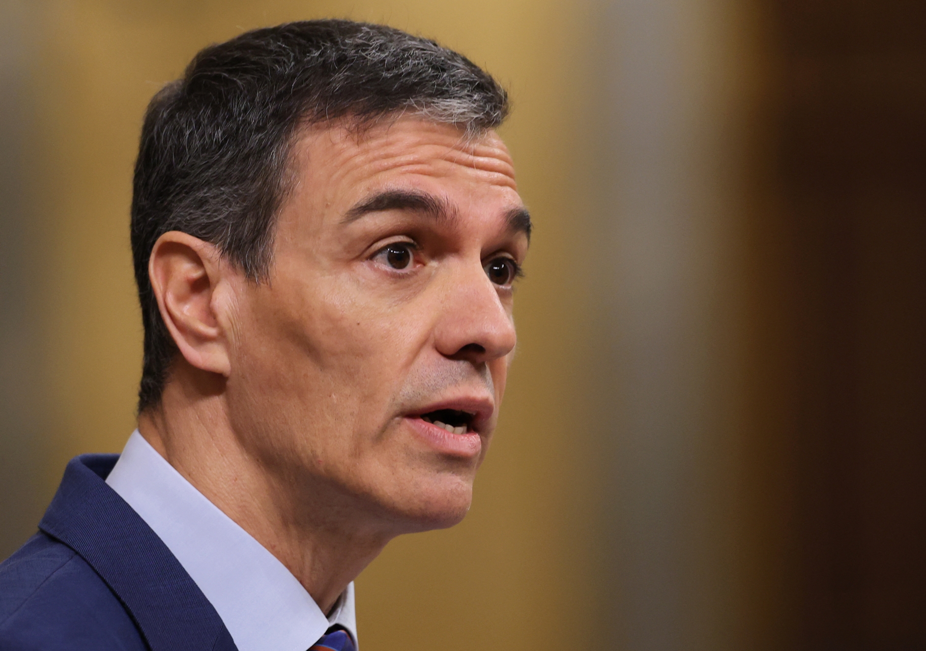 Senado de España exige a Pedro Sánchez que lidere la transición en Venezuela