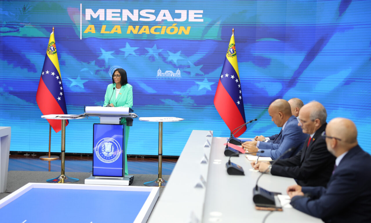 Delcy Rodríguez pide "nueva institucionalidad" del Estado y llama a migrantes a participar