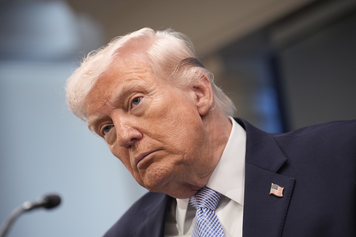 Trump dice que Irán no está cumpliendo lo acordado sobre el tránsito de crudo en Ormuz