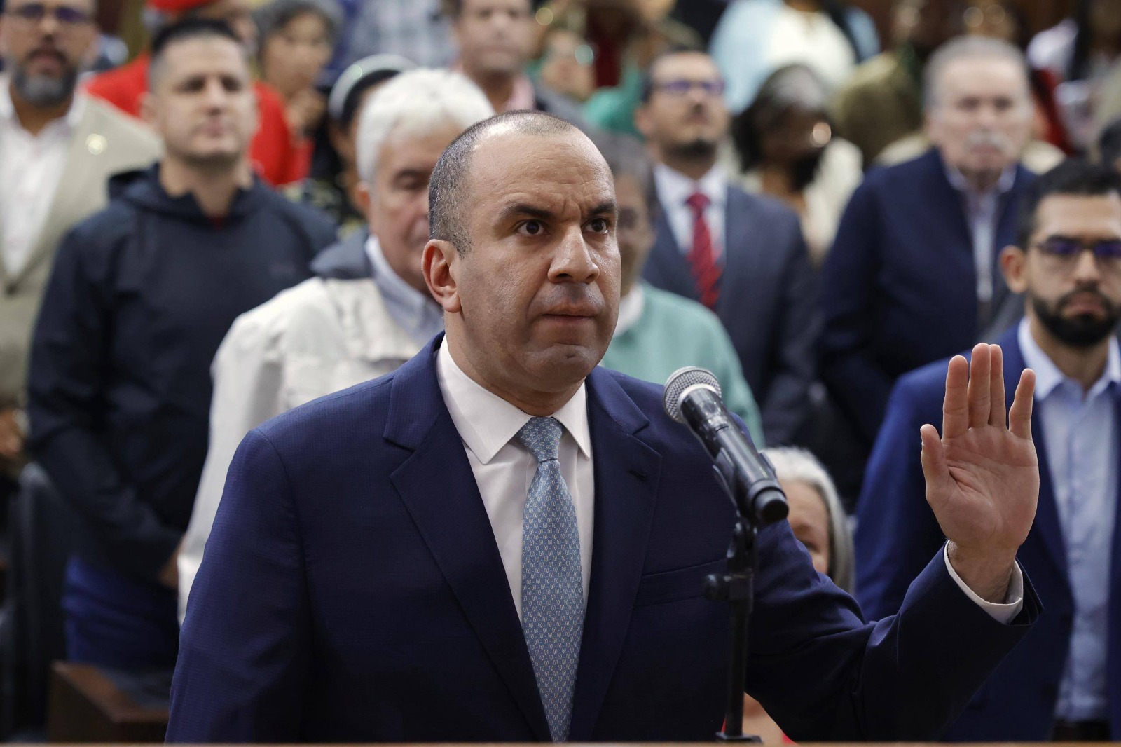 Larry Devoe promete sistema de justicia más transparente