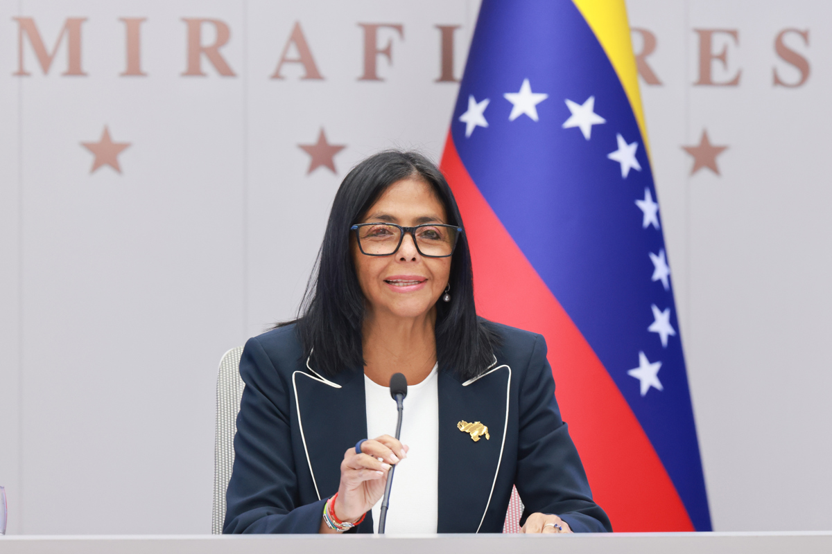 Trinidad y Tobago reconoce a Delcy Rodríguez y se prepara para enviar delegación a Caracas