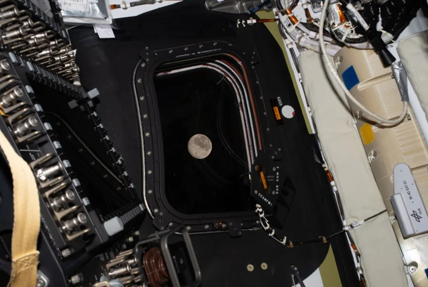 La NASA ordena zona de exclusión total para amerizaje de Artemis II